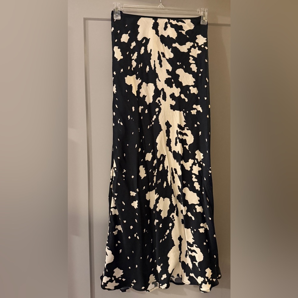 Black & White Abstract Print Maxi Skirt - Elegant Flow